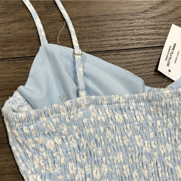 Rsq crop floral blue and white top size small - Picture 6 of 7